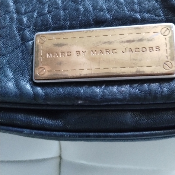 Marc Jacobs Pebbled Leather Crossbody Zip Expand Bag - Picture 14 of 16